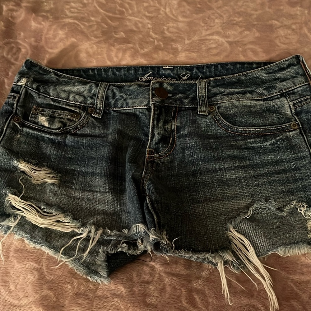 EUC- American Eagle cutoff Jean shorts size 4